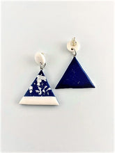 Load image into Gallery viewer, Silver Triangle Flakes