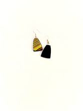 Load image into Gallery viewer, Petite Swirls in The Wind